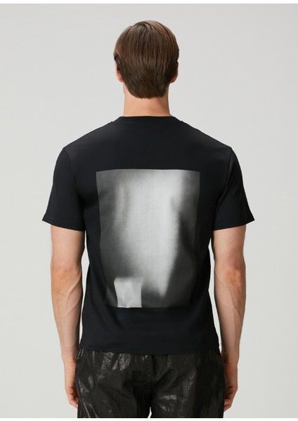 Siyah Kontrast Baskılı T-Shirt fırsatları