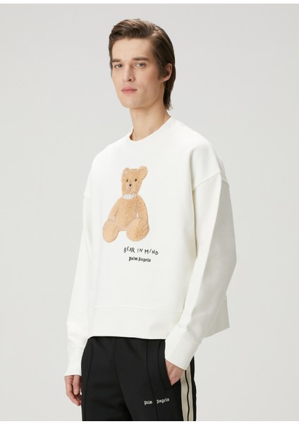 Beyaz Figür Detaylı Slogan Baskılı Sweatshirt modelleri