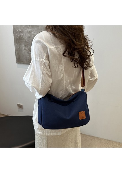 Kadın Çantası, Büyük Kapasiteli Omuz Çapraz Çanta, Moda ve Batı Tarzı, Kişilik ve Güzel, Katı Renkli Niş Çanta (Yurt Dışından) modelleri