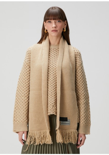 Bej Delik Desenli Yün Triko