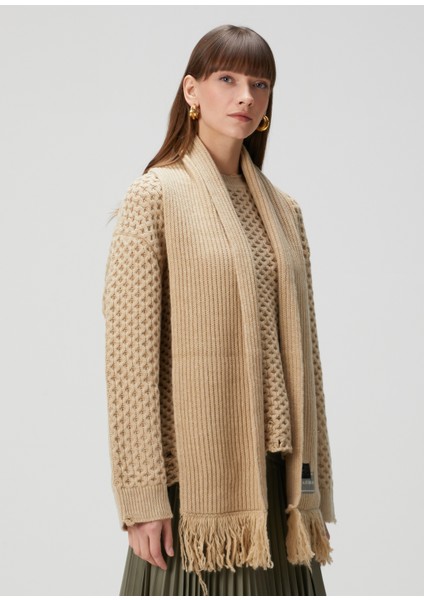 Bej Delik Desenli Yün Triko modelleri