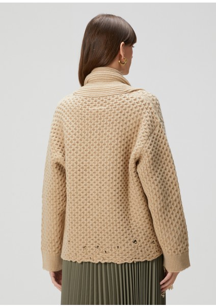 Bej Delik Desenli Yün Triko fırsatları