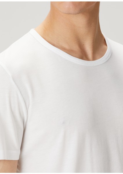 Regular Fit Beyaz Basic T-Shirt indirimleri