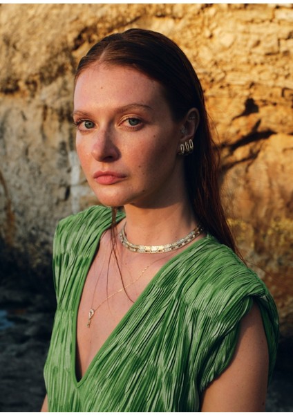 Pathra Sleek Hoop Petite Pırlanta Taşlı 14 Ayar Altın Tek Kadın Küpe fiyatları