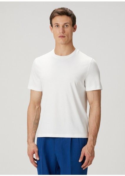 Kırık Beyaz Basic T-Shirt