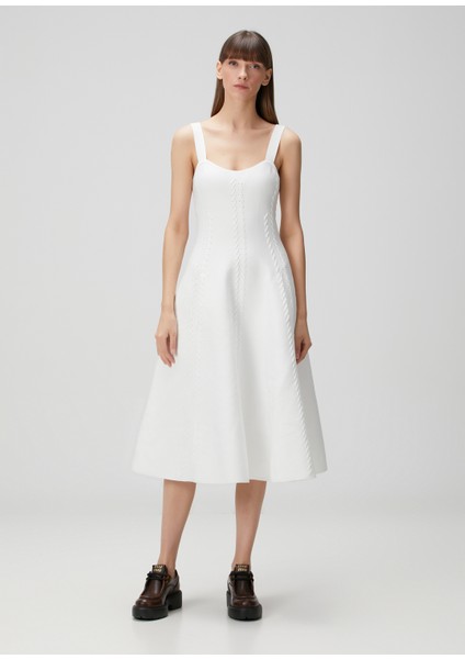 Beyaz Midi Triko Elbise