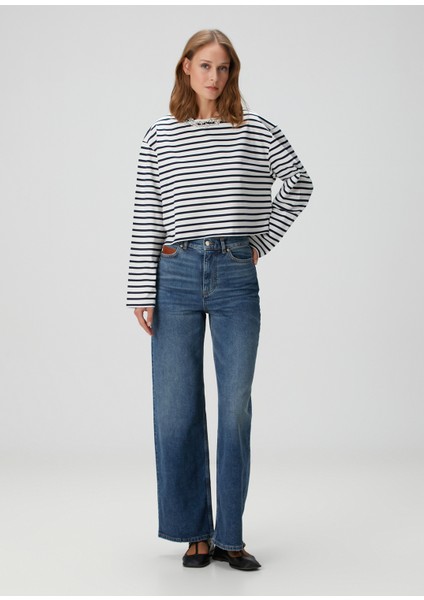 Lacivert Beyaz Taş Yaka Detaylı Crop T-Shirt fiyatları