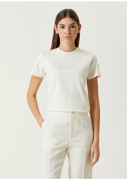 Beyaz Logolu T-Shirt modelleri