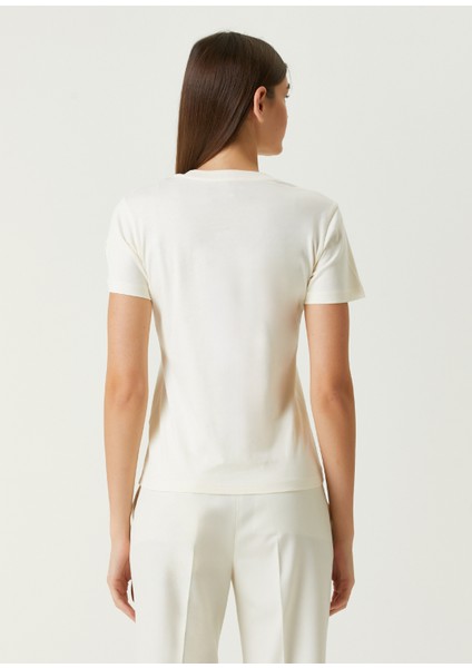 Beyaz Logolu T-Shirt indirimleri