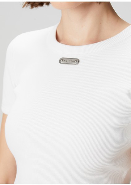 Beyaz Logolu T-Shirt indirimleri