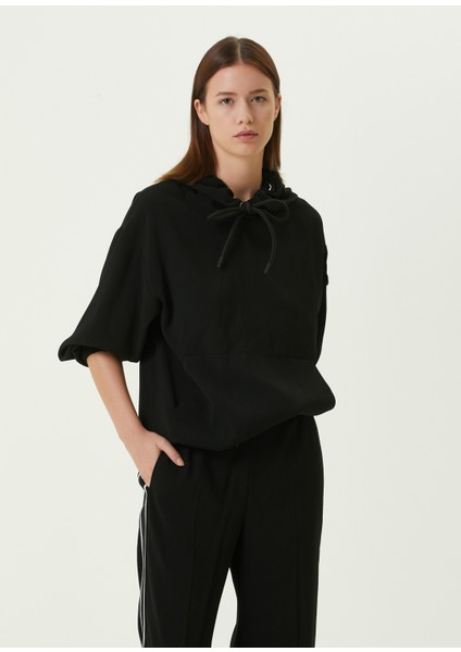 Siyah Kapüşonlu Logolu Sweatshirt