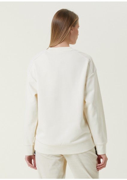 Beyaz Logolu Sweatshirt indirimleri