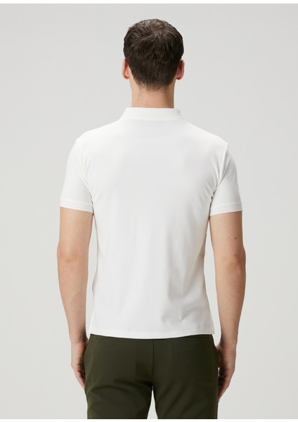 Beyaz Polo Yaka T-Shirt fırsatları