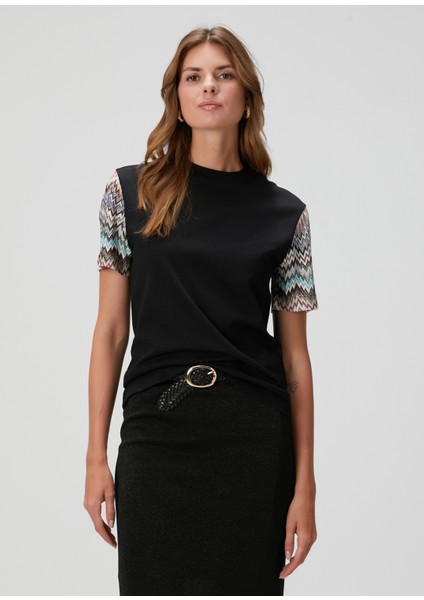Siyah Zikzak Desenli T-Shirt