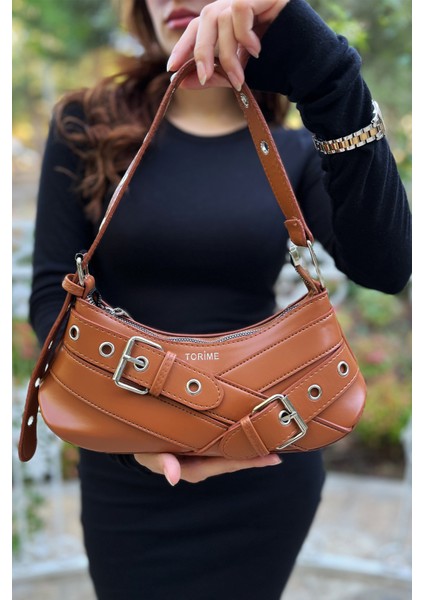 Kemer Detaylı Baget Kadın Fermuarlı Ayarlanabilir Omuz & Kol Çantası