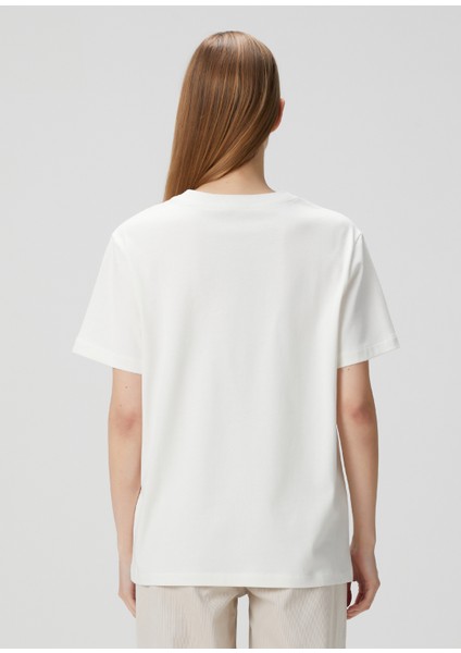 Beyaz Logolu T-Shirt fırsatları