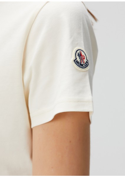 Beyaz Logolu T-Shirt indirimleri
