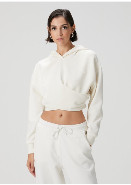 Kırık Beyaz Kapüşonlu Logolu Sweatshirt