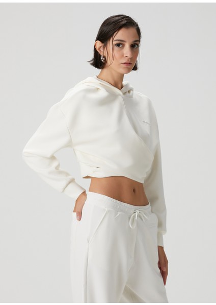 Kırık Beyaz Kapüşonlu Logolu Sweatshirt fırsatları