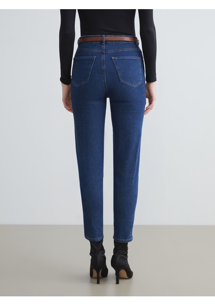 Yeni Sezon Beli Kemerli Mom Fit Kadın Jean Pantolon fırsatları