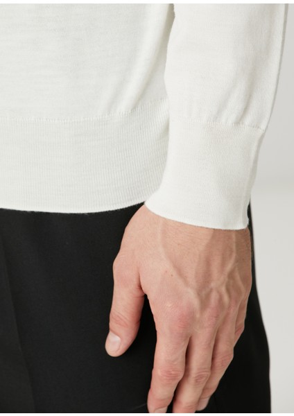 Kırık Beyaz Balıkçı Yaka Yün Kazak