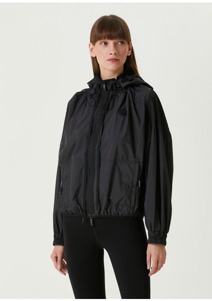 Siyah Kapüşonlu Yağmurluk modelleri