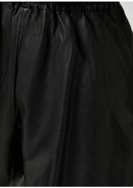 Arla Siyah Deri Şort indirimleri