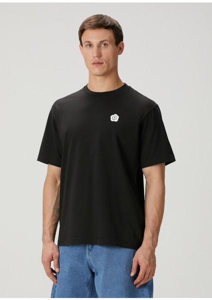 Siyah Logo Baskılı T-Shirt modelleri