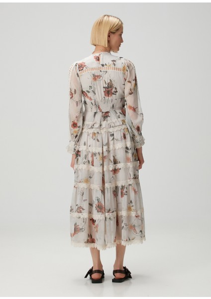 Zora Beyaz Çiçekli Midi Elbise fırsatları