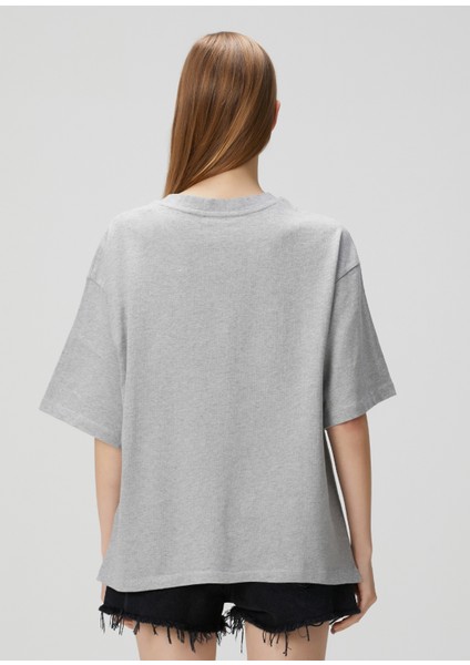 Amelie Oversized Gri Işlemeli T-Shirt fırsatları