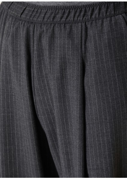 Koyu Gri Çizgili Yün Pantolon fırsatları