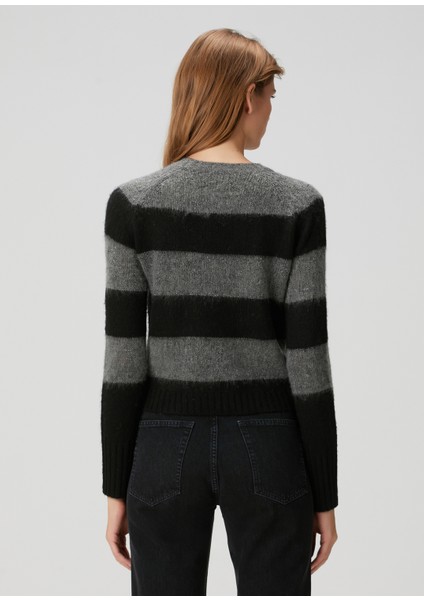 Lou Gri Siyah Çizgili Kazak fırsatları