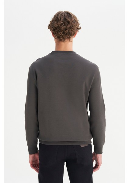 Pamuklu Regular Fit Normal Kesim Bisiklet Yaka Logo Detaylı Sweatshirt indirimleri