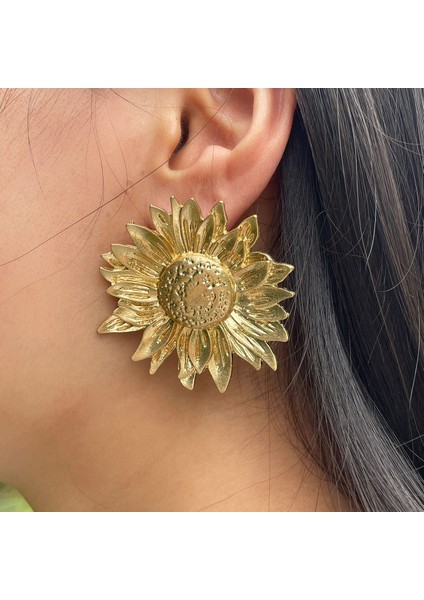 Gold Renk Vip Papatya Model Ten Ile Temas Eden Küpe Iğnesi Çelik Tasarım Küpe