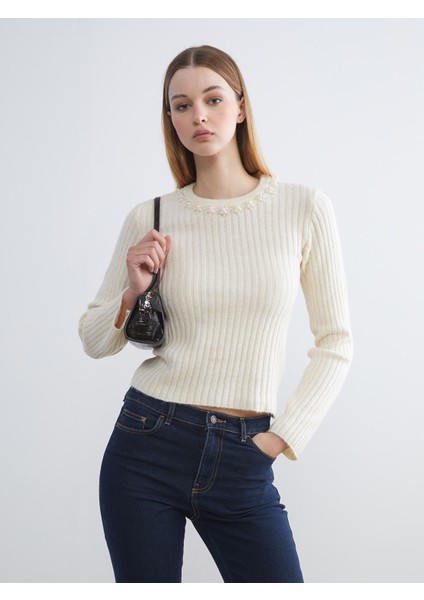 Yeni Sezon Bisiklet Yaka Boncuk Işlemeli Kadın Triko Kazak
