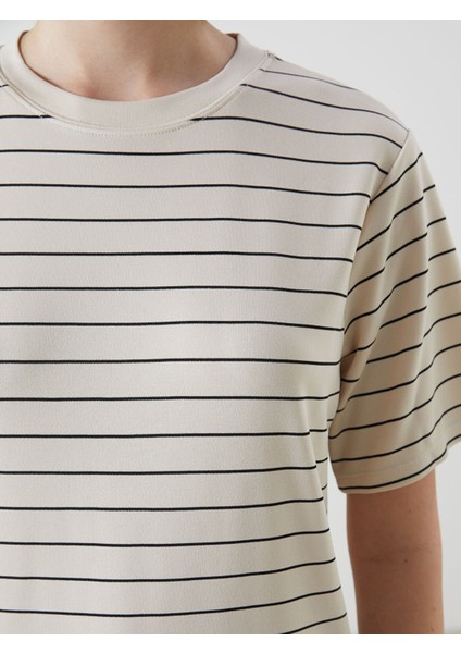 Yeni Sezon Bisiklet Yaka Çizgili Oversize Kadın Tişört modelleri