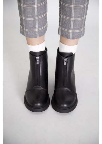 217551115-1 Zenne Kadın Bot Siyah Napa Deri