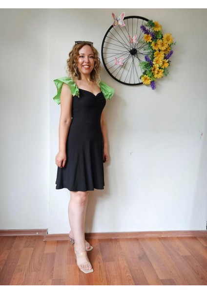 Kol Detaylı Elbise fırsatları