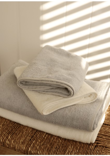 Sedef Ekru Bambu Banyo Havlusu 70 x 140 cm