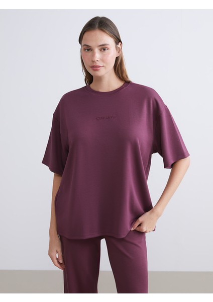 Yeni Sezon Bisiklet Yaka Nakışlı Oversize Kadın Tişört