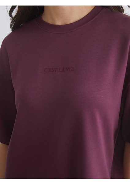 Yeni Sezon Bisiklet Yaka Nakışlı Oversize Kadın Tişört indirimleri