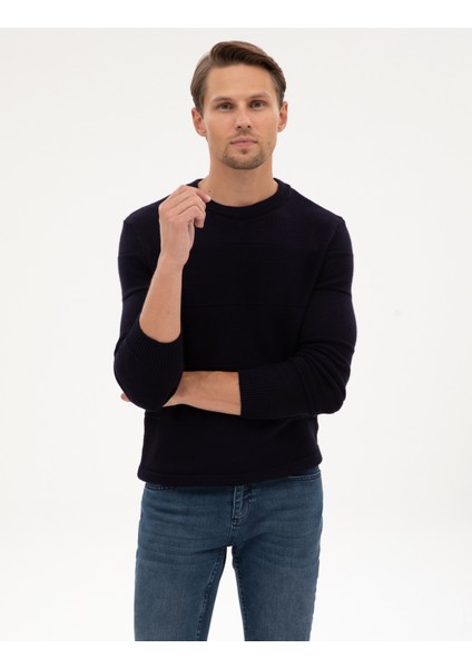 Erkek Lacivert Slim Fit Bisiklet Yaka Triko Kazak 50315713-VR033 modelleri