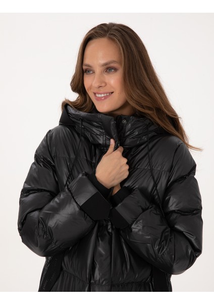 Kadın Siyah Regular Fit Kaban 50308988-VR046 fiyatları