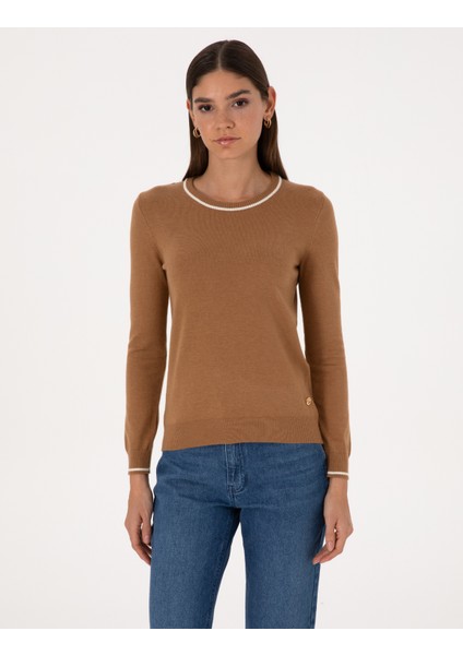 Kadın Camel Slim Fit Çizgi Detaylı Basic Kazak 50315910-VR015