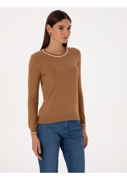 Kadın Camel Slim Fit Çizgi Detaylı Basic Kazak 50315910-VR015 modelleri