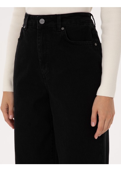Kadın Siyah Loose Fit Jean Pantolon 50318043-VR046 indirimleri