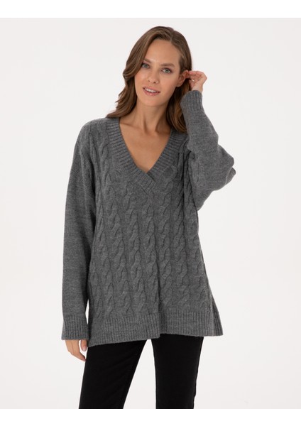 Kadın Gri Melanj Örgü Desen Comfort Fit V Yaka Kazak 50311596-VR086