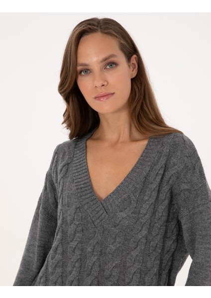Kadın Gri Melanj Örgü Desen Comfort Fit V Yaka Kazak 50311596-VR086 fiyatları