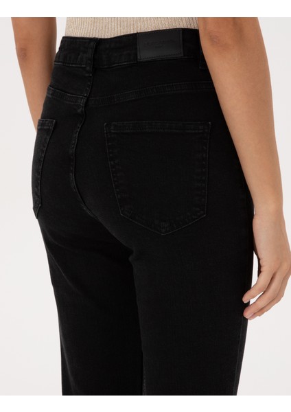 Kadın Siyah Jean Pantolon 50318044-VR046