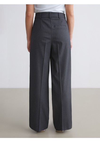 Yeni Sezon Geniş Paça Pileli Kadın Pantolon fırsatları